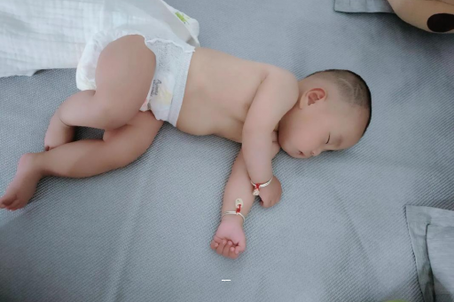 阜宁宝宝先长上牙还是下牙
